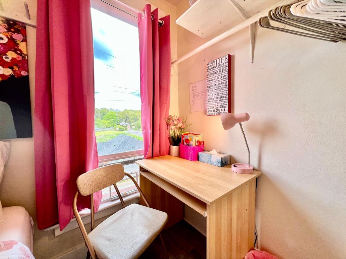 Private Room Tiny With Shared Bathroom Near Seatac Airport And Downtown Seattle Ngoại thất bức ảnh