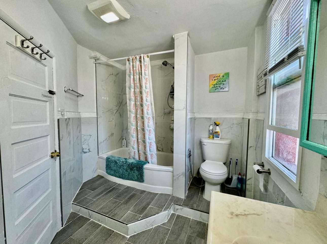 Private Room Tiny With Shared Bathroom Near Seatac Airport And Downtown Seattle Ngoại thất bức ảnh