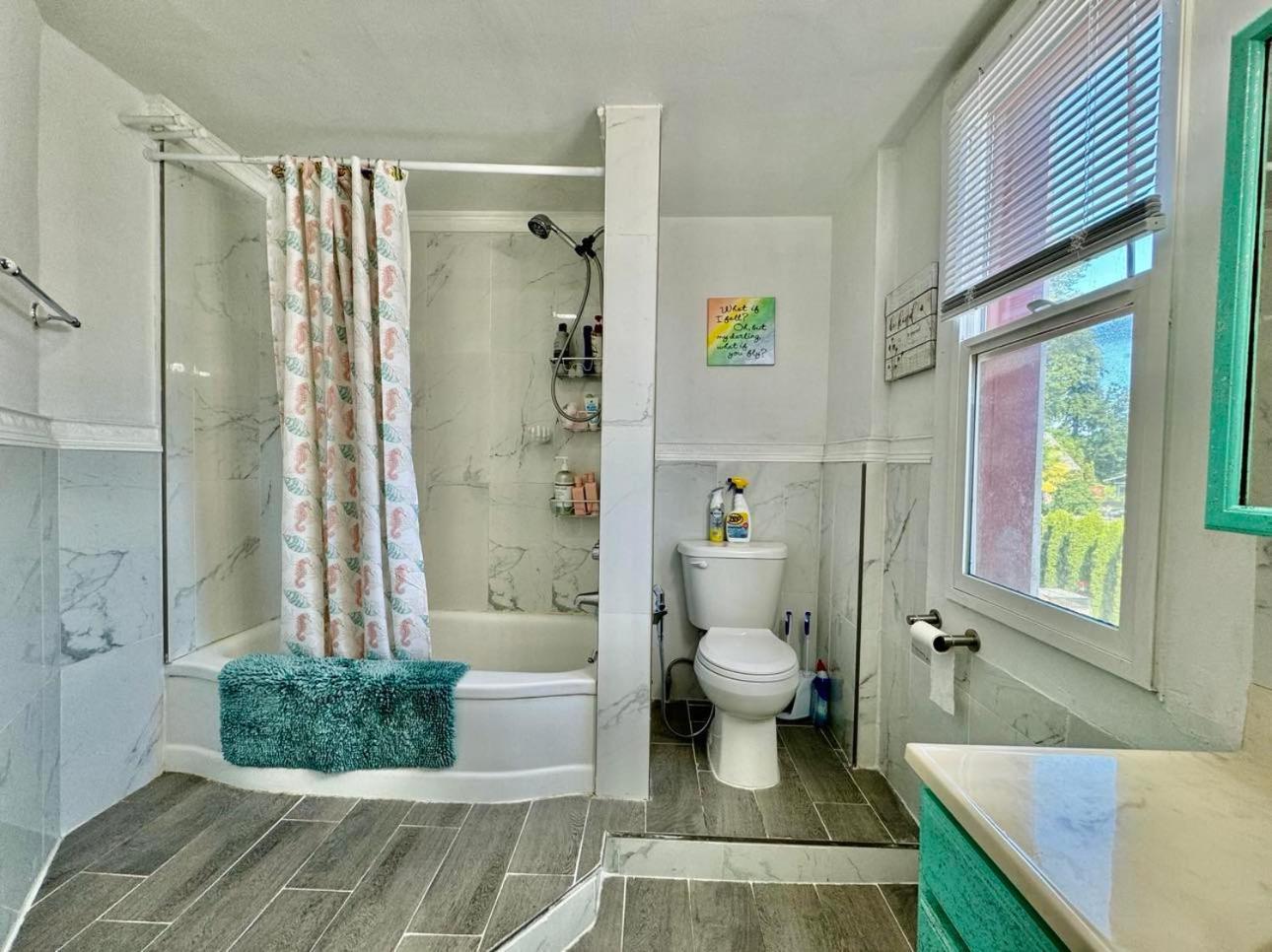 Private Room Tiny With Shared Bathroom Near Seatac Airport And Downtown Seattle Ngoại thất bức ảnh