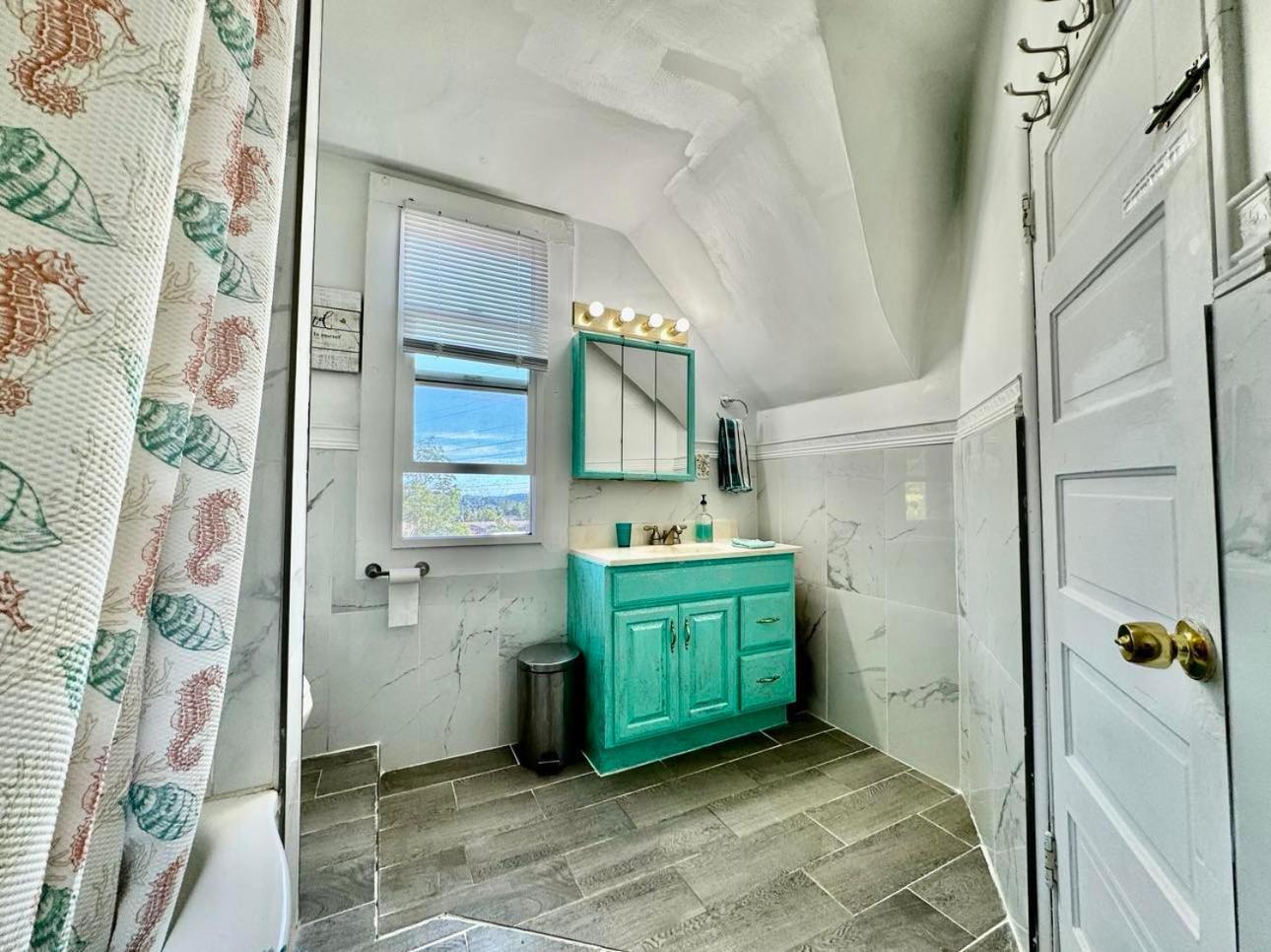 Private Room Tiny With Shared Bathroom Near Seatac Airport And Downtown Seattle Ngoại thất bức ảnh
